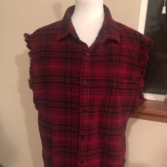 HOST PICK Decree Red Sleeveless Button Front Plaid Muscle Shirt Tank Size XL - Picture 2 of 8